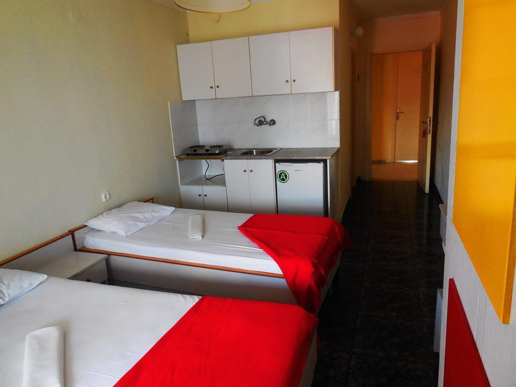 Hotel Dias Apartment マクリギアロス エクステリア 写真