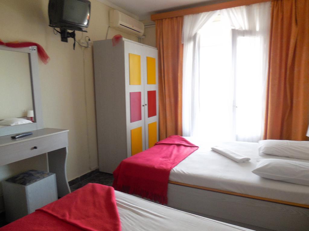 Hotel Dias Apartment マクリギアロス エクステリア 写真